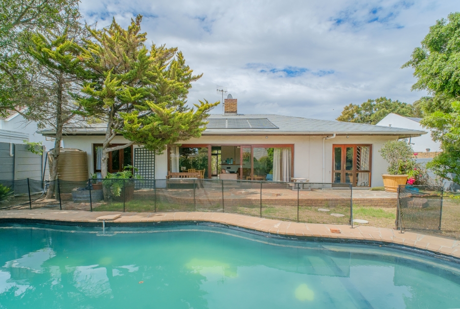 4 Bedroom Property for Sale in Edgemead Western Cape